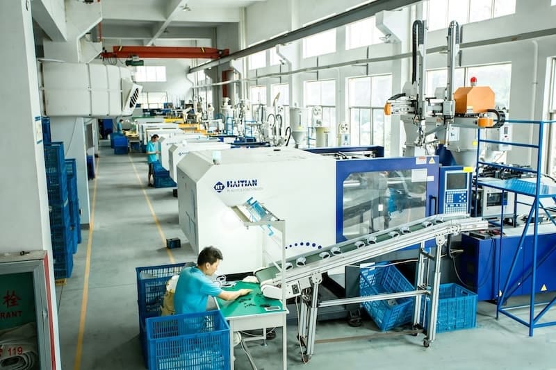 pet supplies manufacturer